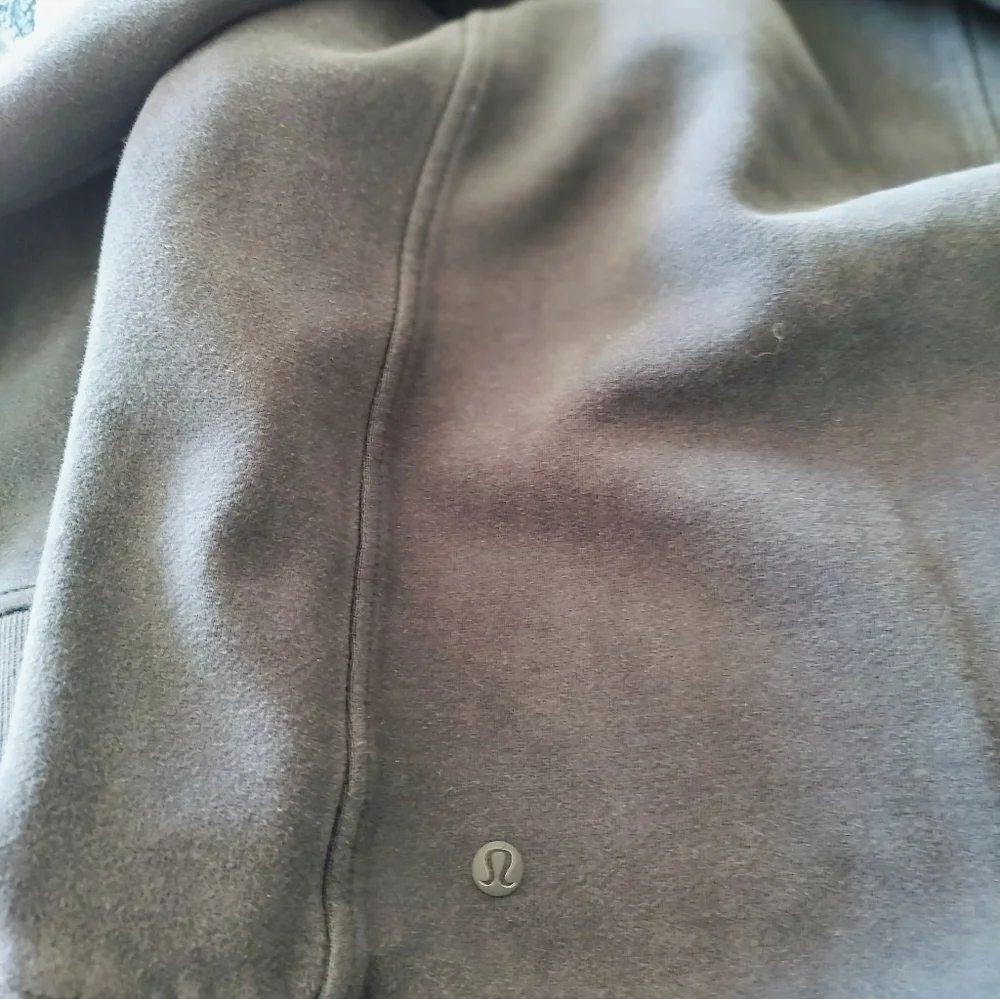 Lululemon Women's Asymmetrical Zip Sweatshirt Jacket Size 8 Faded Blue